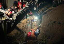 Bursa'da kanalizasyon çukuru kazarken göçük altında kalan 2 kardeş hayatını kaybetti