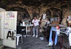 Depremden sonra mağaraya yerleşmişti! Şimdi ayrılık vakti
