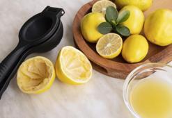 Limonlu su efsanesi gerçek mi? Meğer yıllardır yanlış yöntemi deniyormuşuz