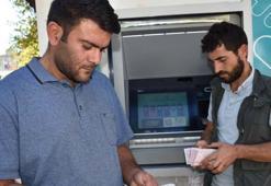 Kentte ilginç olay! ATM'de bulunan para sahibini arıyor