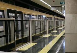 Metroda oyuncak tüfek doğrulup yolcuları korkutan çocuk gözaltına alındı!