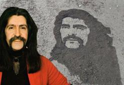 Kum tanelerinden Barış Manço portresi! İranlı sanatçı Alanya sahilinde yeteneğini konuşturdu