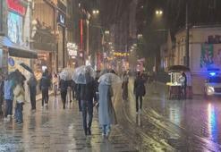 Meteoroloji'den İstanbul için yeni uyarı! Gökyüzü bir anda karardı, sağanak yağı başladı