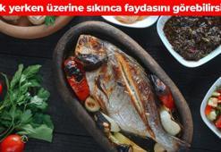 Balık yerken üzerine sıkın! Demir emilimini 2 katına çıkarıyor, faydasını artırıyor