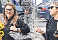 Kız kıza yürüyüşün ardından tekneyle yalıya geçtiler!