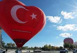 Cumhurbaşkanlığı Külliyesi'nde sıcak hava balonu etkinliği düzenlendi