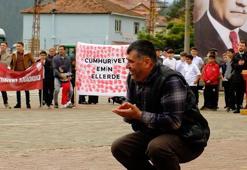 Cumhuriyet Bayramı gösterisinde duygulandıran anlar! Fedakâr baba alkış topladı