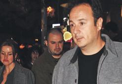 İlişkiye devam! Flaşlar patlayınca telaşlandı