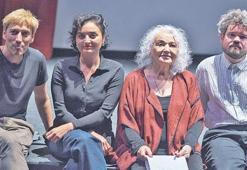 Ana-kız aynı oyunda