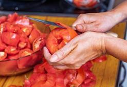 Marketten domates alanlara acil uyarı! Kışın raflarda gördüğümüz o ürünler düşündüğünüzden daha büyük bir tehlike taşıyor