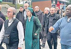 Papa'dan önce Vatikan heyeti geldi