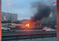 Cevizlibağ’da hareket halindeki iş makinesi alev alev yandı