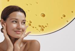 Kuru cilde derinlemesine nem bakımı yapıyor! Retinol etkisi vererek parlaklık kazandırıyor