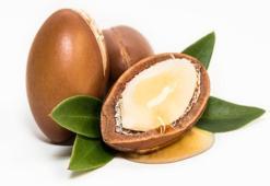 Hindistan cevizi yağı mı argan yağı mı daha faydalı? Saç dökülmelerinin kökünü kazıyor