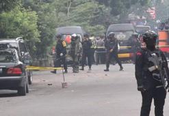 Endonezya'da cuma namazı sırasında camide patlama: Çok sayıda yaralı