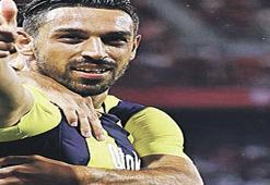 Fenerbahçe'de yok Milli Takım'da var