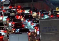 İstanbul'da ara tatil trafiği! Yoğunluk yüzde 87'ye ulaştı