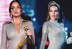 Siyah saçlarından vazgeçti! Bengü imajını değiştirdi