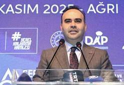 Bakan Kacır: Türk milleti, gençlerinin eserleriyle gökyüzüne imzasını attı