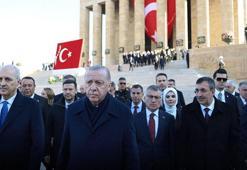 Cumhurbaşkanı Erdoğan ve devlet erkanı Anıtkabir'i ziyaret etti