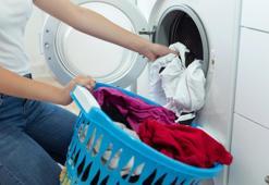 Kıyafetlerinizi asla gece yıkamayın! Sebebi sadece fatura değil…