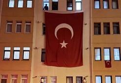 Şehitlerimizin ailelerine şehadet haberi verildi, yürekler yandı... Türkiye yasta!