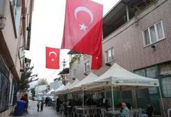 Aynı kaderi paylaşmışlardı! Çocukluk arkadaşıyla aynı gün şehit düşen Ramazan Yağız'ın ailesi taziyeleri kabul etti