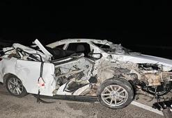 Kamyonete arkadan çarpan otomobil hurda yığınına döndü! 1 ölü, 2 yaralı