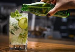 Maden suyuna limon eklemek sandığınız kadar sağlıklı değil: Uzmanlardan kritik uyarı