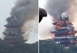 Çin'de 1500 yıllık tarihi tapınakta yangın