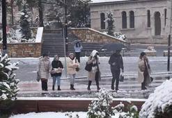 Sivas beyaza büründü: Kar kalınlığı 40 santimetreye ulaştı!