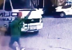 Dengesini kaybedince minibüsün altında kaldı