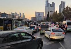 Okullarda ders zili çaldı! İstanbul'da trafik yoğunluğu