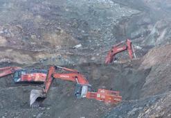 Şantiye müdürü göçük altında