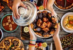 Meğer kışın bu saatte akşam yemeği yemek gerekiyormuş! Kimse bunu bilmiyor