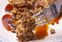 Bir kaşığı saniyeler içinde kana karışıyor: Pekmezin bilinmeyen etkisi tansiyonu nasıl dengeliyor?