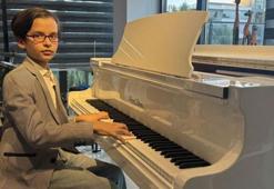 Samsunlu Yusufhan 10 yaşında lise diplomasını aldı: Okulu bitirmem 2 yılımı aldı