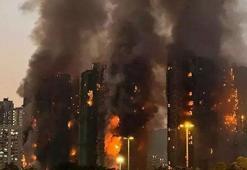 Hong Kong’da korkutan yangın! Alevler 2 bin daireli siteyi tamamen kuşattı