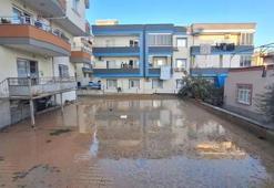 Mersin'de içme suyu borusu patladı! Sokaklar ve zemin katlar sular altında kaldı