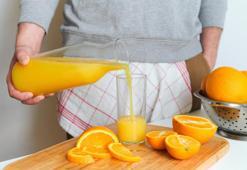 3 portakaldan 5 litre çıkıyor! 2 yemek kaşığı ekleyin: Dondurup kabukla çekmek yeterli