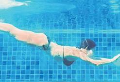 Yüzerek stres atıyor! 'Ada hayatımı çok seviyorum'