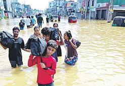 Asya sular altında: 700 ölü