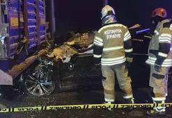 Kütahya'da katliam gibi kaza! TIR'a arkadan çarptı: 4 kişi öldü