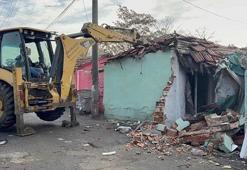 Narkotik olaylarıyla anılan 'Kore Mahallesi'nde metruk binaların yıkımı sürüyor