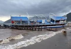 Muğla'da sağanak yağış! 4 tekne karaya oturdu