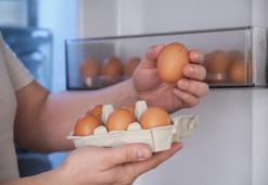 Yumurtalar gerçekten oda sıcaklığında mı olmalı? Uzmanlar doğru yöntemi açıkladı