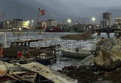 Hatay'da şiddetli fırtına! 5 tekne ve 1 yat alabora oldu