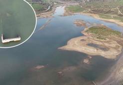 Sazlıdere’de su seviyesi dibe indi, yıllardır görünmeyen köy evleri ortaya çıktı