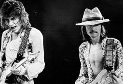 Rock dünyası yasta! Efsane basgitaristin ölümü hayranlarını yasa boğdu