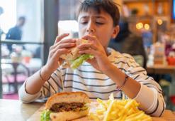 Uzmanlardan kritik uyarı: Her 3 çocuktan biri fazla kilolu ya da obez